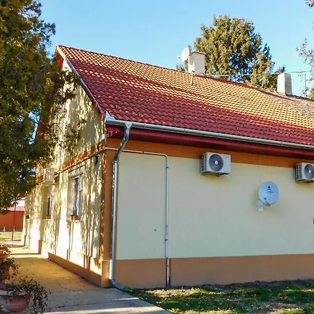 Klágya